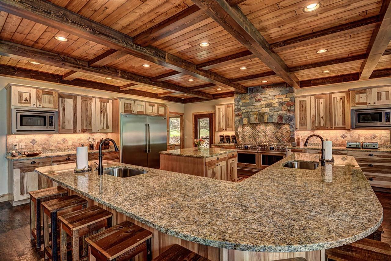 Whispering Pines Lodge: 9 Bedroom Eagle River Dış mekan fotoğraf