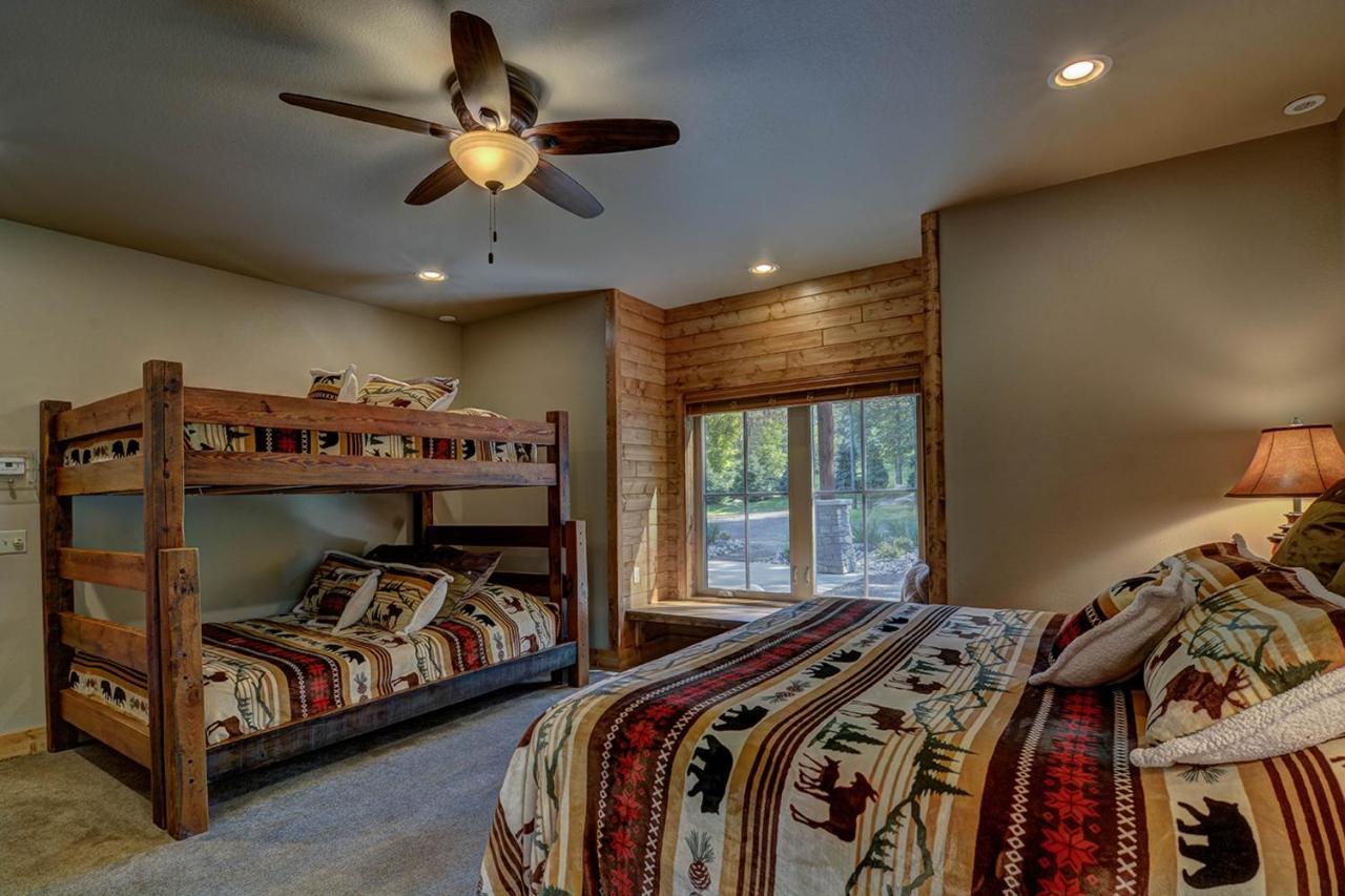 Whispering Pines Lodge: 9 Bedroom Eagle River Dış mekan fotoğraf