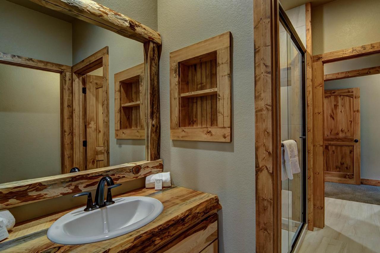 Whispering Pines Lodge: 9 Bedroom Eagle River Dış mekan fotoğraf