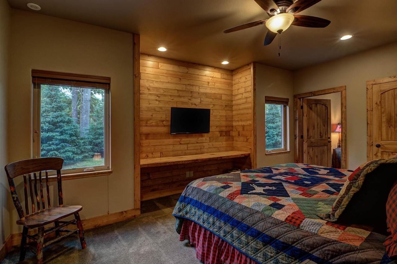 Whispering Pines Lodge: 9 Bedroom Eagle River Dış mekan fotoğraf
