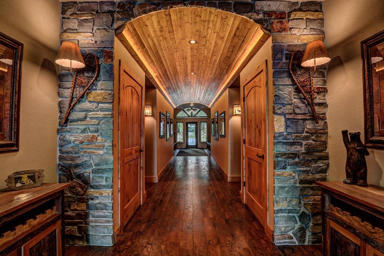 Whispering Pines Lodge: 9 Bedroom Eagle River Dış mekan fotoğraf